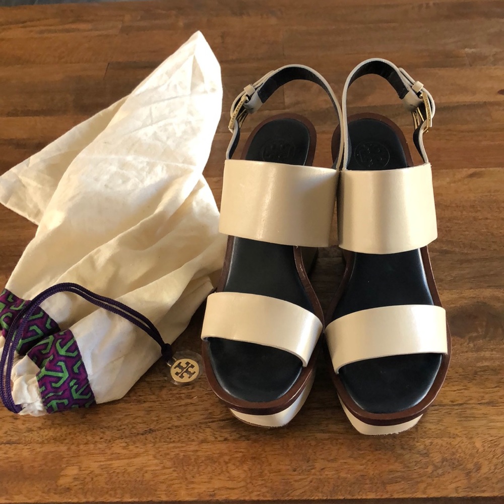 Super Cute Tory Sandals